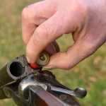 Un arsenal retrouvé chez l’homme qui a tiré sur sa compagne dans une pharmacie