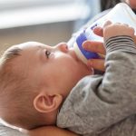 Valérie Dénervaud, vice-présidente de Pédiatrie Suisse, commente les rappels de laits infantiles