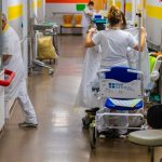 Hospitalisée en France pour une fracture de la cheville, elle subit une amputation de la jambe