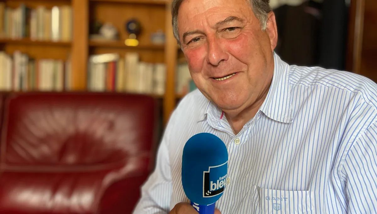 L'ancien maire UMP de Bergerac soutient le candidat de gauche contre le maire sortant de droite.