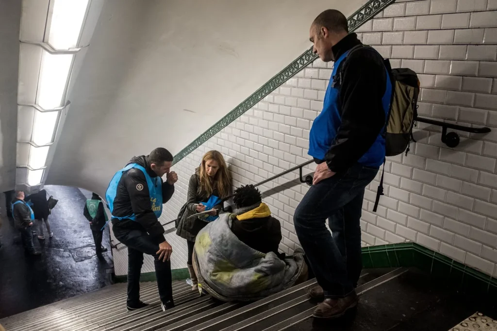 Nuit de la solidarité à Paris : augmentation de 10 % des personnes sans abri recensées