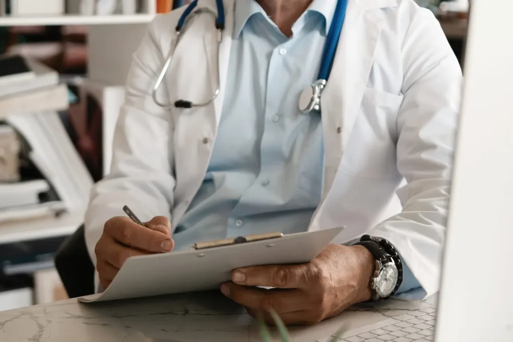 Médecin généraliste dans le Gers : 11 ans d'expérience pour une rémunération de 7 300 € par mois