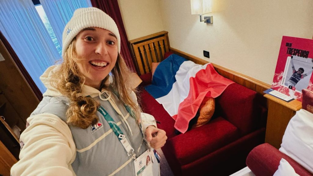 JO d’hiver 2026 : tous les regards tournés vers la porte-drapeau lyonnaise Chloé Trespeuch