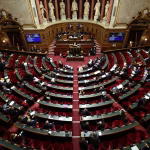 Nouvelle-Calédonie : le Sénat adopte le projet constitutionnel avec, en ligne de mire, son rejet par l’Assemblée