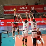 Le volleyeur chaumontais Joshua Marty à l'attaque