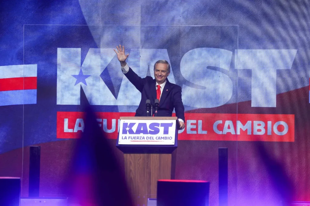 Chili : le président d'extrême droite José Antonio Kast nomme d'anciens avocats de Pinochet à la Défense et aux Droits humains