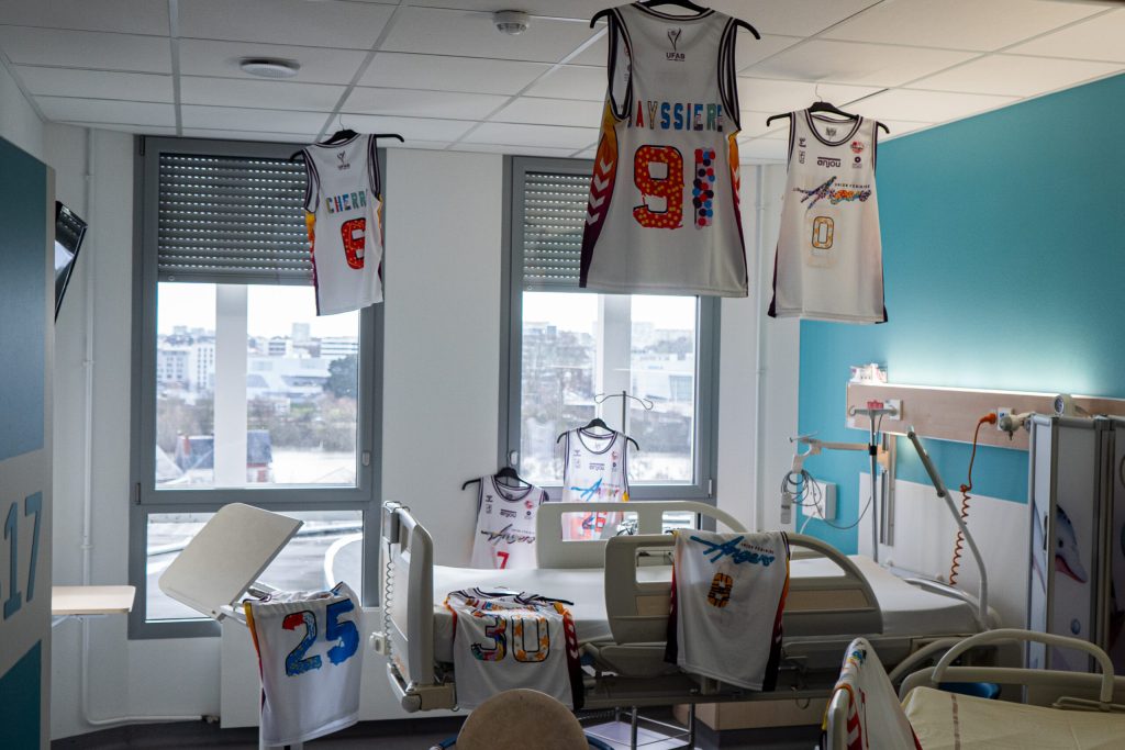 Un maillot pour sensibiliser : Une aventure humaine, tant dans la création que dans l'action