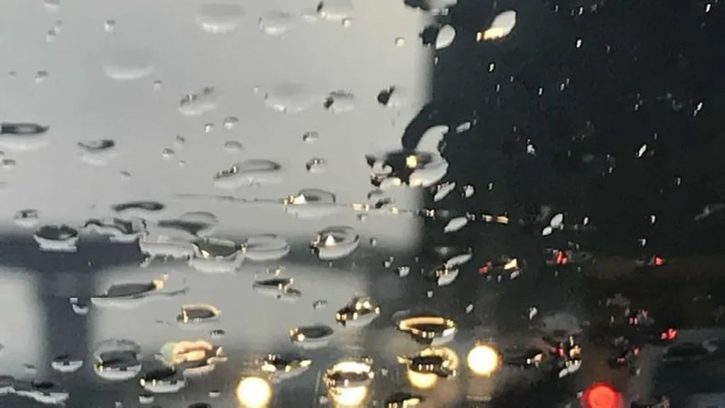 Fortes pluies : Route du Littoral basculée, Route de Cilaos fermée cette nuit