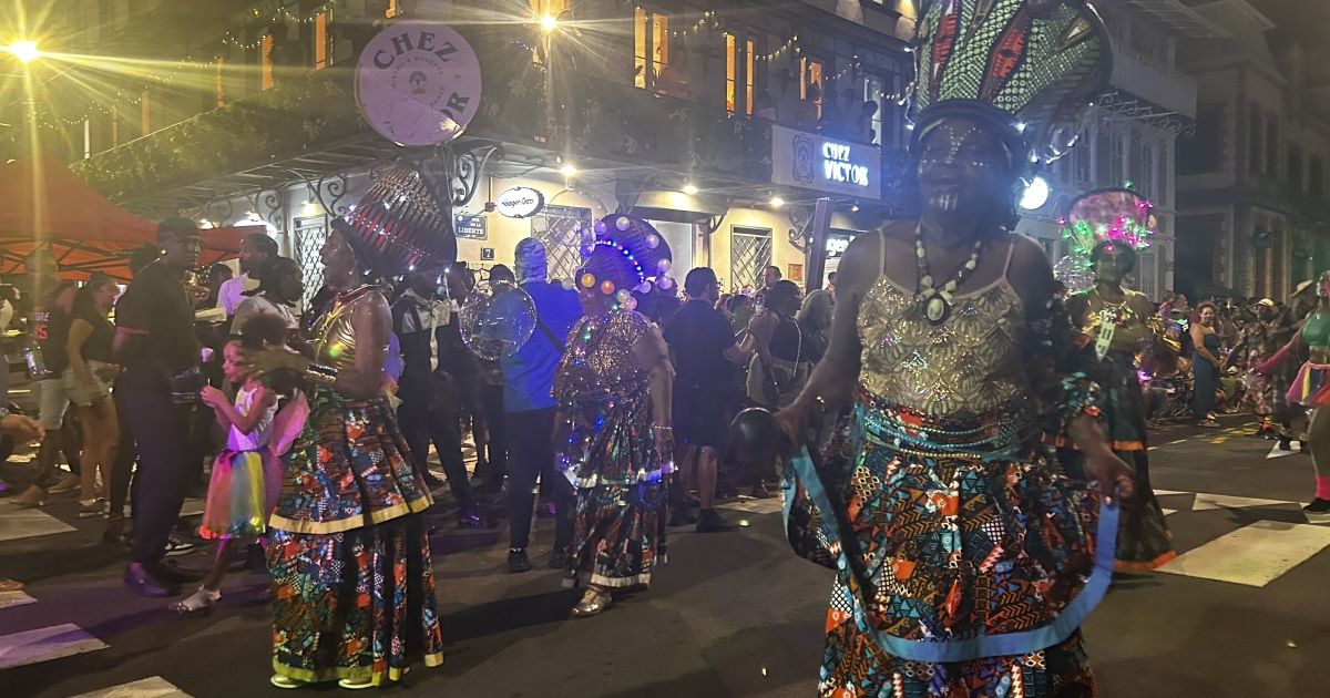 Carnaval de Martinique 2026 : la parade Bèt a fé émerveille les carnavaliers avec ses lumières