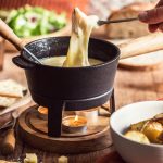 Recette de fondue savoyarde maison avec Comté, Beaufort et Emmental - chefNini