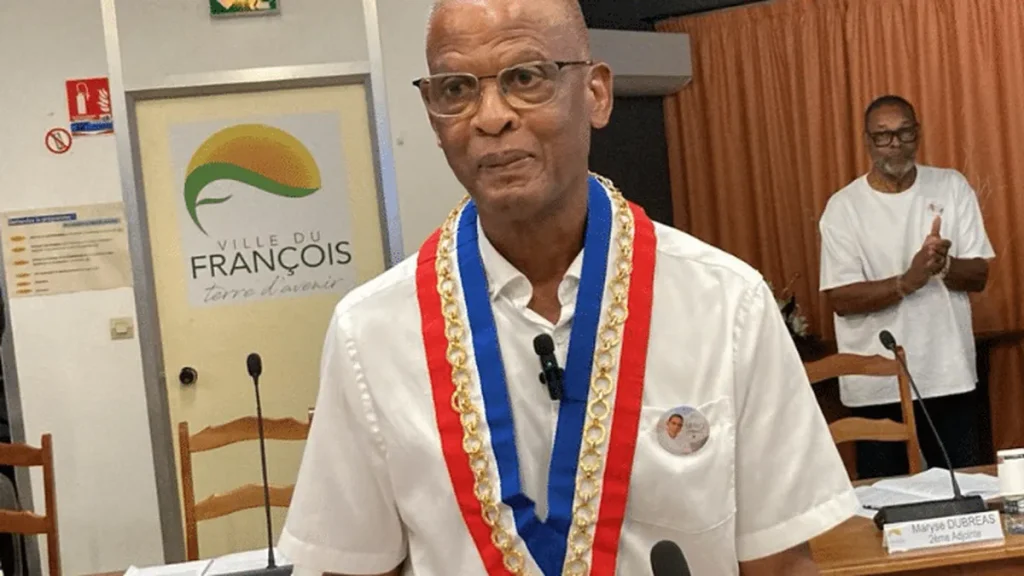 Joël Domergue devient maire du François dans un contexte d'émotion intense