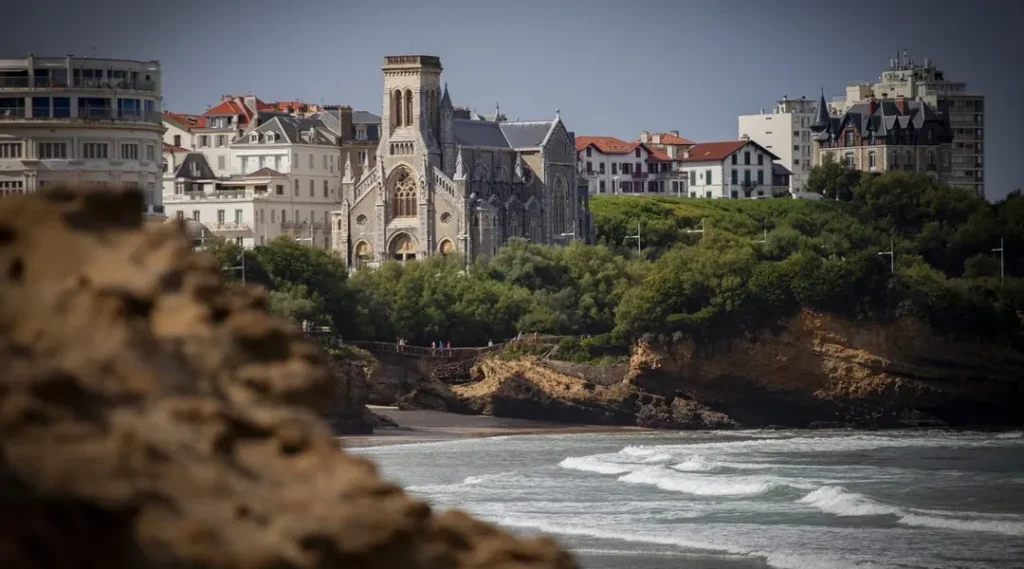 Biarritz devant Annecy et Angers, Épron toujours au sommet… Voici les villes et villages où il