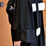 Un adolescent de 15 ans jugé pour le meurtre d'un chauffeur de VTC à Marseille.