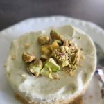 Recette de cheesecake à la pistache et à la fleur d'oranger : un dessert savoureux