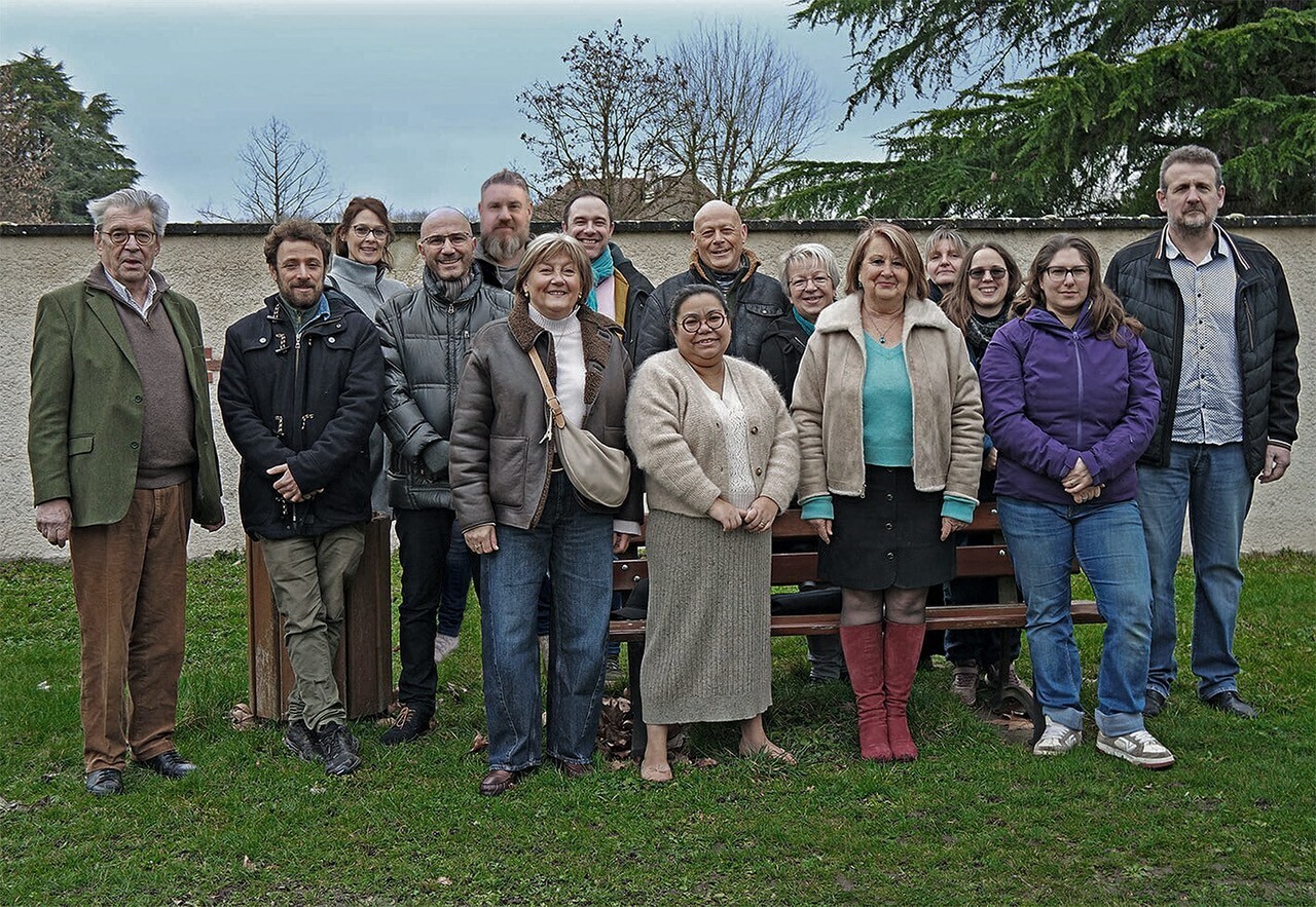 Élisabeth Goarin annonce sa candidature aux municipales de Breuilpont en tant que conseillère sortante.