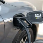 Recharge ultra-rapide : ce que l’on ne vous dit pas sur l’usure accélérée des batteries