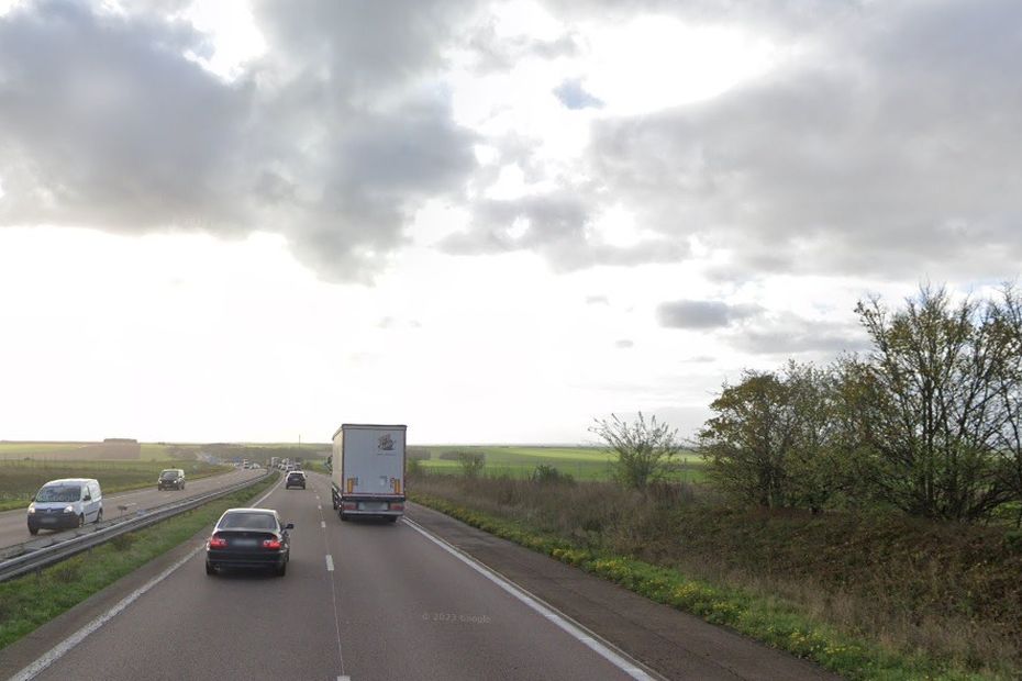 Accident sur l'autoroute A4 : un automobiliste percute un autocar d'adolescents anglais