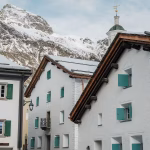 À Sils-Maria, l’hôtel Chesa Marchetta allie art et art de vivre en Suisse.