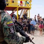 En Équateur, l'armée propose d'évaluer les médias, une démarche controversée.