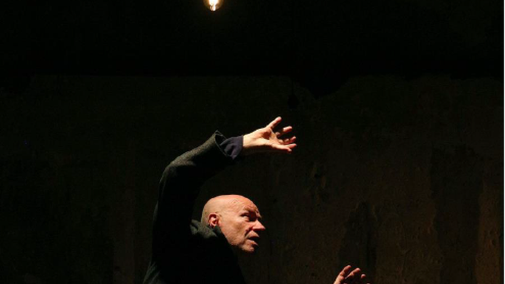 Le Mythe de Sisyphe d’Albert Camus est adapté au théâtre par Pierre Martot