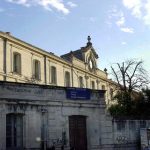 « Un jeune lycéen exclu avant son diagnostic : phobie scolaire et remarques humiliantes »