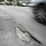 Nids-de-poule sur les routes : la Ville de Besançon invitent à les signaler rapidement