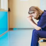 Prendre soin de la santé des soignants au niveau local pour les attirer et les fidéliser