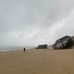 La mer ronge le Cap-Ferret : un blockhaus s'effondre, symbole de l'érosion côtière