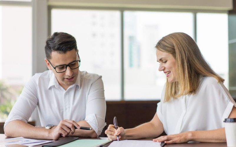 Comparer les contrats PER en ligne : guide pratique et étapes clés