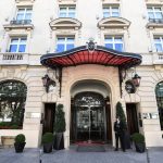 Une chambre de l'hôtel Royal Monceau à Paris cambriolée, des objets de luxe et de l'argent dérobés