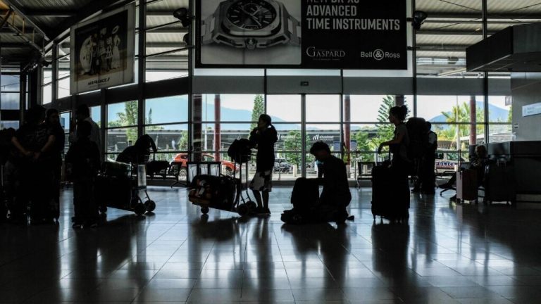 Nouvelle-Calédonie : le trafic aérien local bloqué depuis près de deux semaines