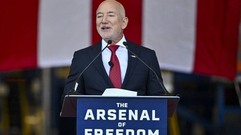 Blue Origin de Jeff Bezos lance un projet de constellation géante pour des centres de données en orbite