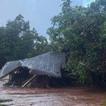 Un barrage à Hawaï menace de rupture, 5 500 personnes évacuées d'urgence.