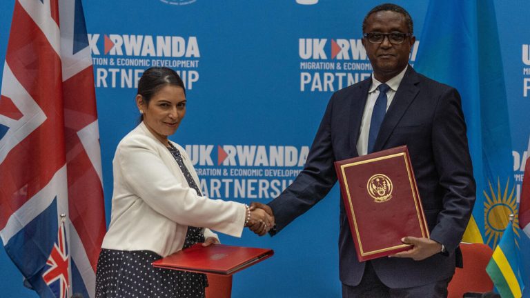 Annulation de l'accord migratoire Royaume-Uni-Rwanda : audiences à La Haye en cours