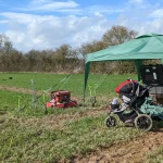 Le labour intensif rend les terres vulnérables aux inondations et aux sécheresses