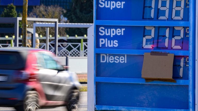 Allemagne : les autorités agissent pour freiner la hausse des prix des carburants