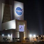 La NASA suspend son projet de station orbitale pour développer une base sur la Lune.