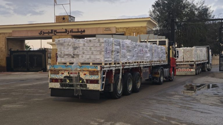 Aide humanitaire vers Gaza : réouverture du passage de Rafah après sa fermeture par Israël