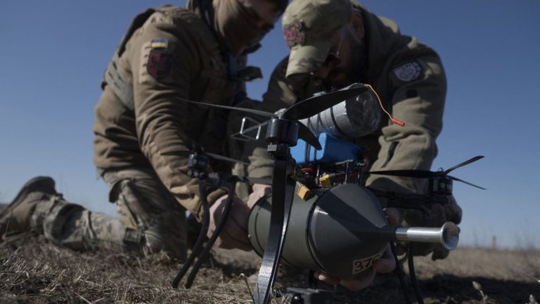 Guerre en Ukraine : Moscou affirme que près de 300 drones ukrainiens ont frappé la Russie