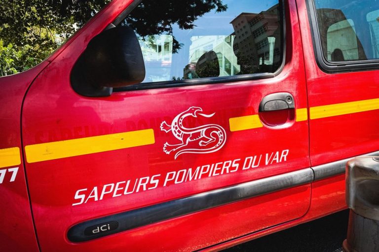 EN IMAGES. Un entrepôt de 5000m² en feu : panache de fumée noire visible à des kilomètres, 15 évacués