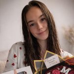 Dans l’Orne, Manon parfume les maisons avec ses créations artisanales