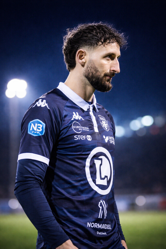 À Vire (N3), le buteur local souligne l'importance du soutien du public pour le sprint final.