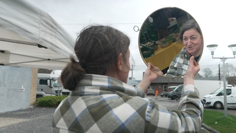 À la ferme des Coquelicots, Sophie cultive des légumes et soutient la paysannerie locale.