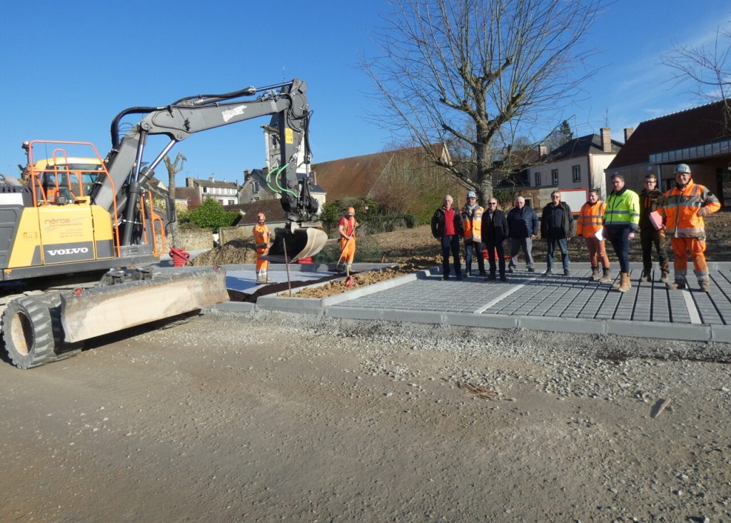Longny-au-Perche : les travaux de la place du Pont Rouge achèvent fin avril