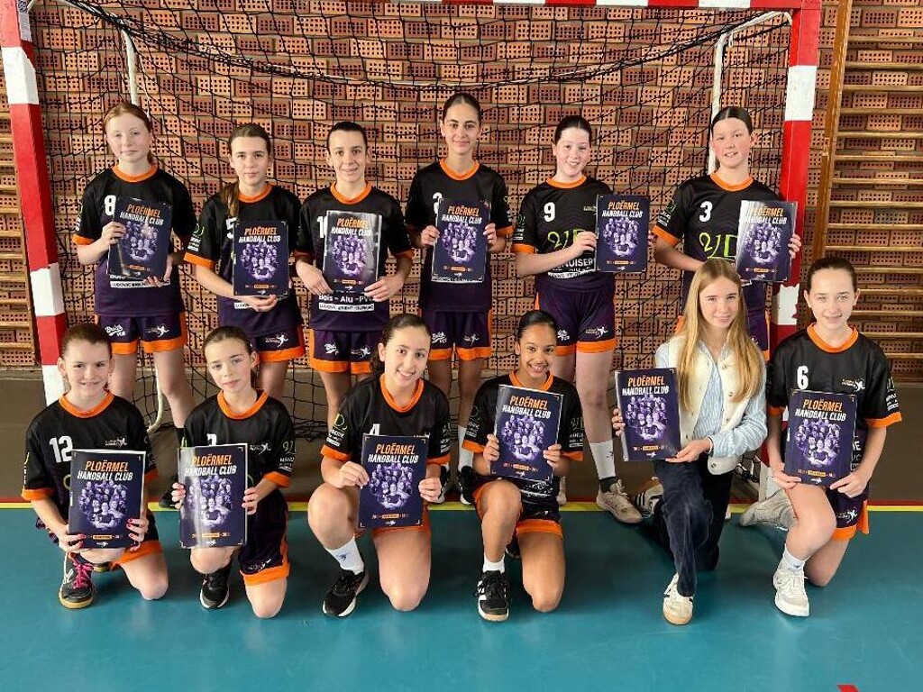 Morbihan : ce club de sport amateur lance son album de vignettes façon Panini