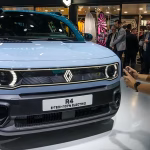 Renault prévoit d'arrêter la vente de véhicules thermiques en Europe d'ici 2030.