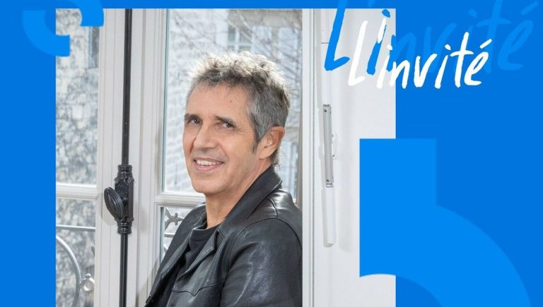 Julien Clerc au Jeu de Paume à Blois : un rendez-vous intime avec une légende française - ICI