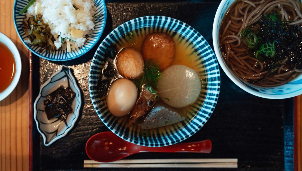 Le dashi : le bouillon japonais simple à base de trois ingrédients essentiels