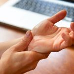 Bien vieillir : articulations, mémoire, les conseils concrets d’une naturopathe ! - ICI