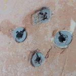 Comment retirer une cheville dans un mur avec un tire-bouchon : méthode expliquée